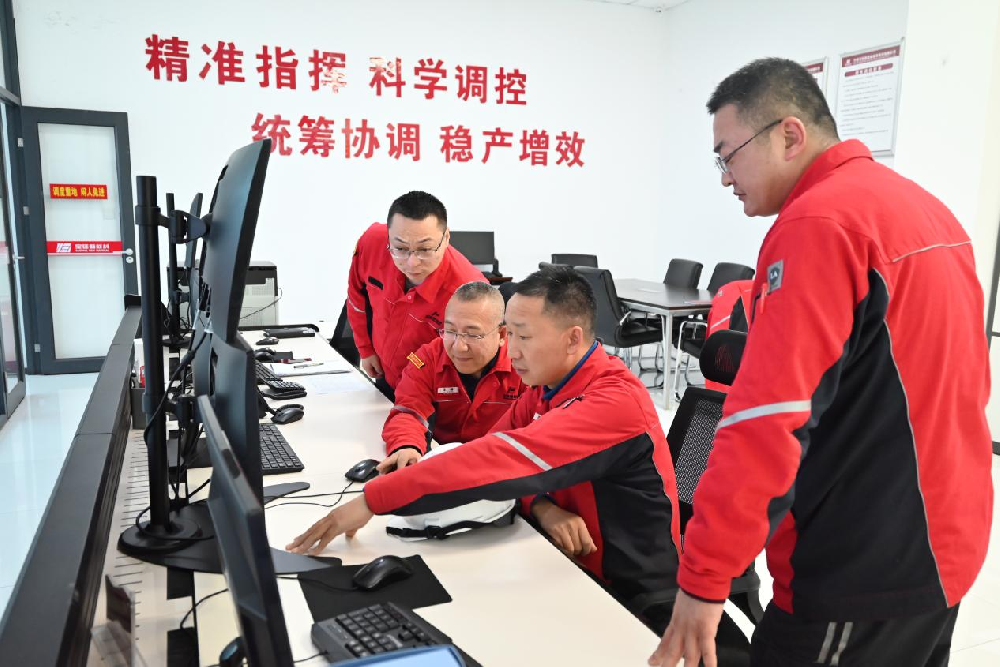 躬身入局 挺膺负责|英国上市公司365高管深入一线践行工匠精神——黄宏林